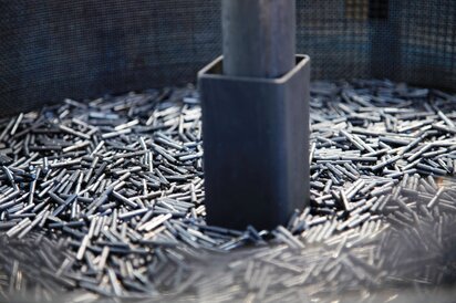 Steel components during gas nitriding heat treatment at RÜBIG – uniform surface hardening for enhanced wear and corrosion resistance